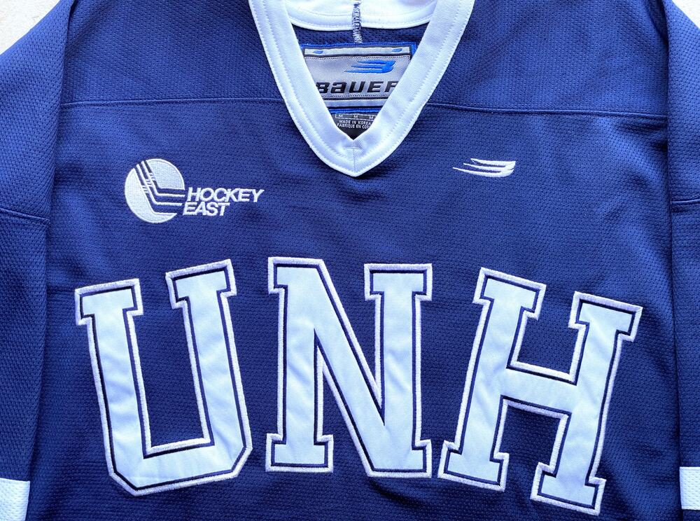 UNH New Hampshire Wildcats 90s BAUER hockey jersey M navy NCAA University vtg